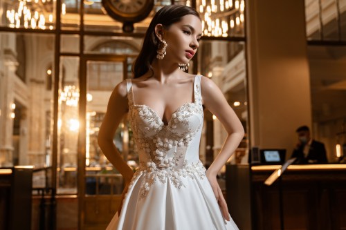 https://elisebride.ro/images/stories/virtuemart/product/3 Josephine       (2).jpg